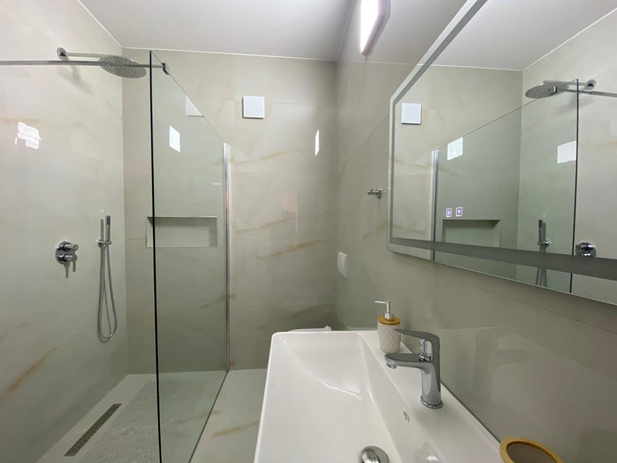 Central Cozy Apartment Tiranë Ngoại thất bức ảnh