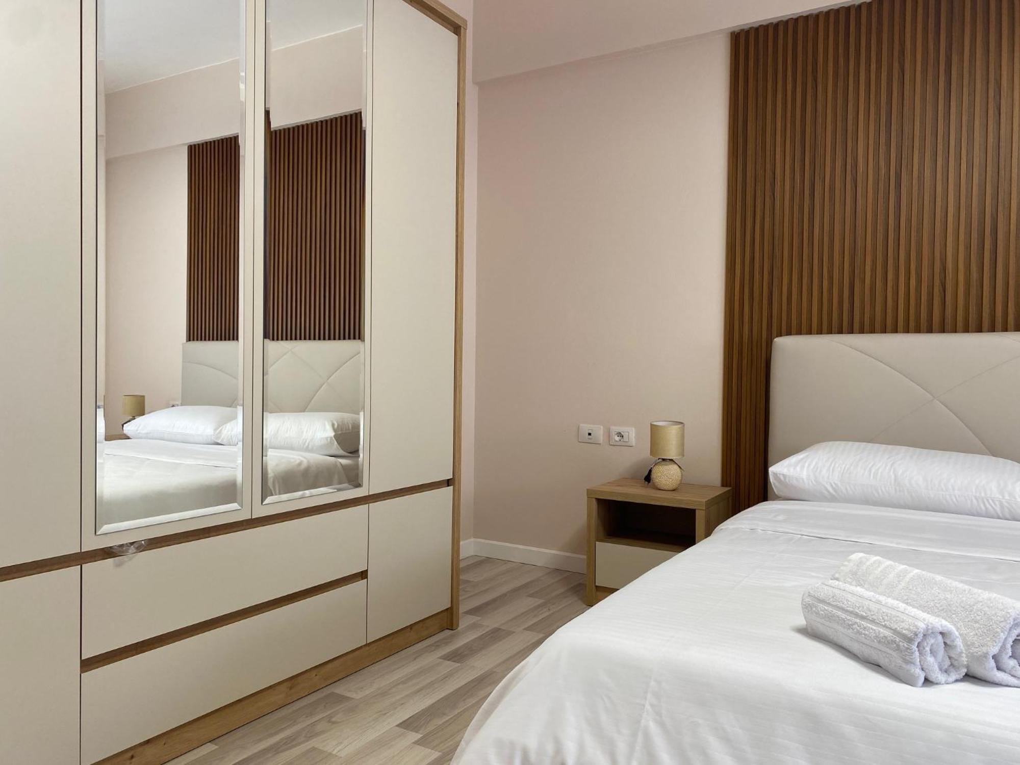 Central Cozy Apartment Tiranë Ngoại thất bức ảnh