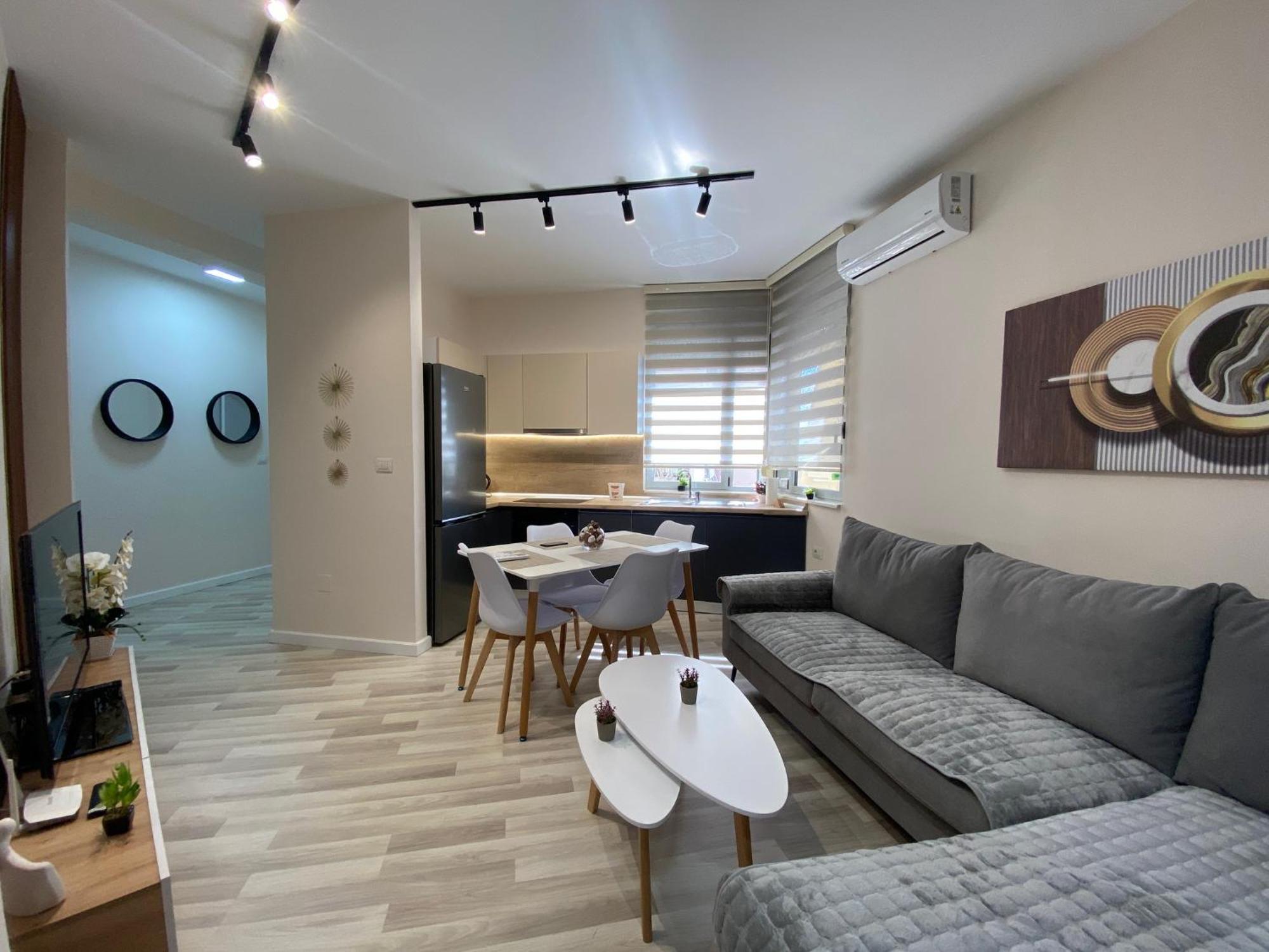 Central Cozy Apartment Tiranë Ngoại thất bức ảnh